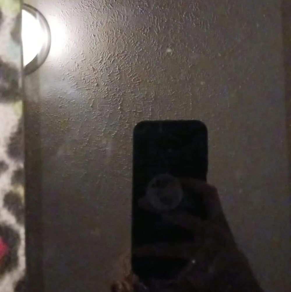 Fire tablet black and the case Is blue